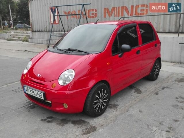 Красный Дэу Матиз, объемом двигателя 0.8 л и пробегом 150 тыс. км за 3550 $, фото 1 на Automoto.ua