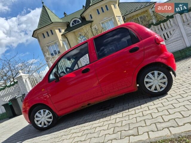 Красный Дэу Матиз, объемом двигателя 0.8 л и пробегом 69 тыс. км за 2700 $, фото 1 на Automoto.ua