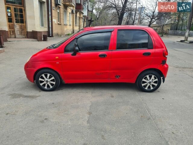 Красный Дэу Матиз, объемом двигателя 0.8 л и пробегом 200 тыс. км за 2200 $, фото 1 на Automoto.ua
