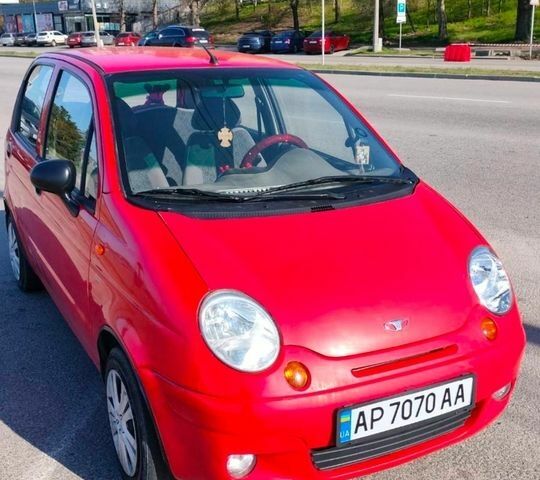 Красный Дэу Матиз, объемом двигателя 0.8 л и пробегом 138 тыс. км за 2100 $, фото 1 на Automoto.ua