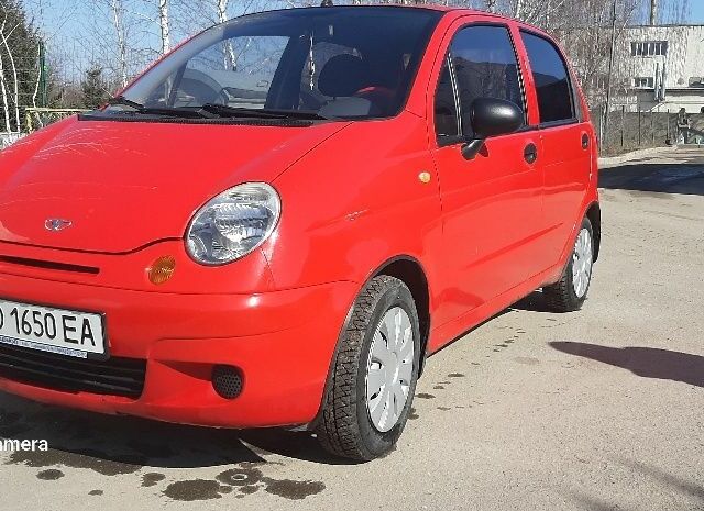 Красный Дэу Матиз, объемом двигателя 0.8 л и пробегом 62 тыс. км за 2700 $, фото 1 на Automoto.ua