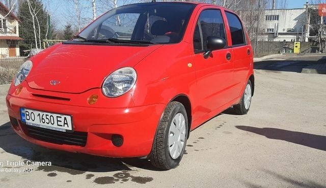 Красный Дэу Матиз, объемом двигателя 0.8 л и пробегом 62 тыс. км за 2700 $, фото 1 на Automoto.ua