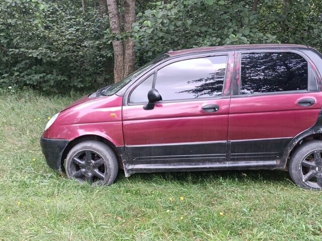 Деу Матіз 2008 у Коростене на Automoto.ua Червоний Деу Матіз, об'ємом двигуна 1 л та пробігом 200 тис. км за 1300 $, фото 1 на Automoto.ua