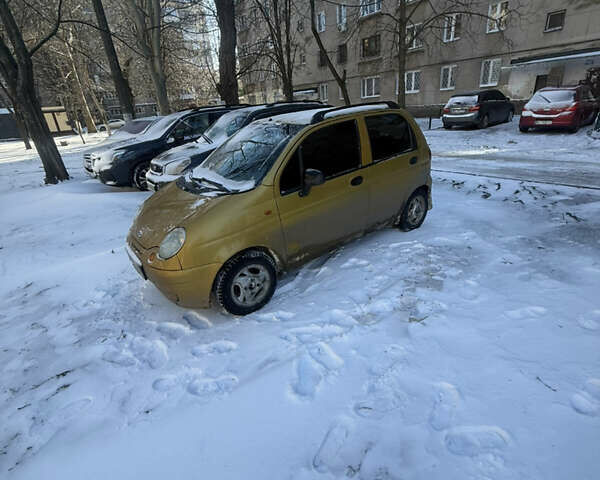 Желтый Дэу Матиз, объемом двигателя 0.8 л и пробегом 268 тыс. км за 1300 $, фото 1 на Automoto.ua