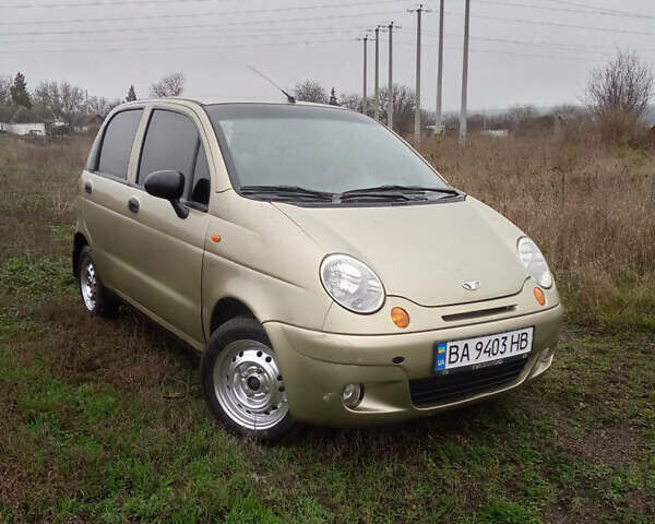 Желтый Дэу Матиз, объемом двигателя 0.8 л и пробегом 100 тыс. км за 2700 $, фото 1 на Automoto.ua