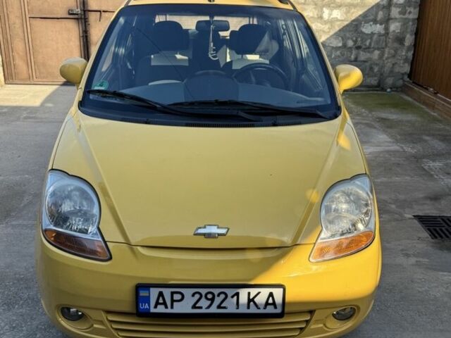 Желтый Дэу Матиз, объемом двигателя 0.8 л и пробегом 135 тыс. км за 4000 $, фото 1 на Automoto.ua