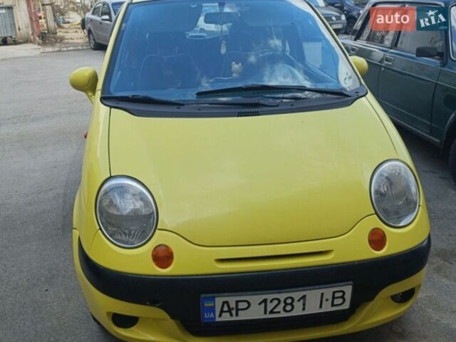 Желтый Дэу Матиз, объемом двигателя 0.8 л и пробегом 160 тыс. км за 1300 $, фото 1 на Automoto.ua