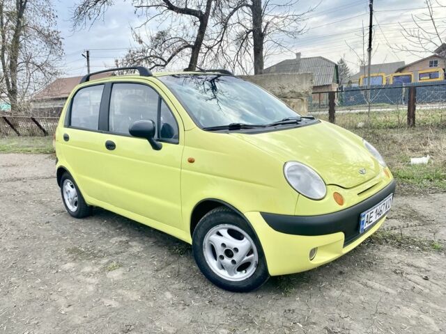 Желтый Дэу Матиз, объемом двигателя 0.8 л и пробегом 100 тыс. км за 3300 $, фото 1 на Automoto.ua
