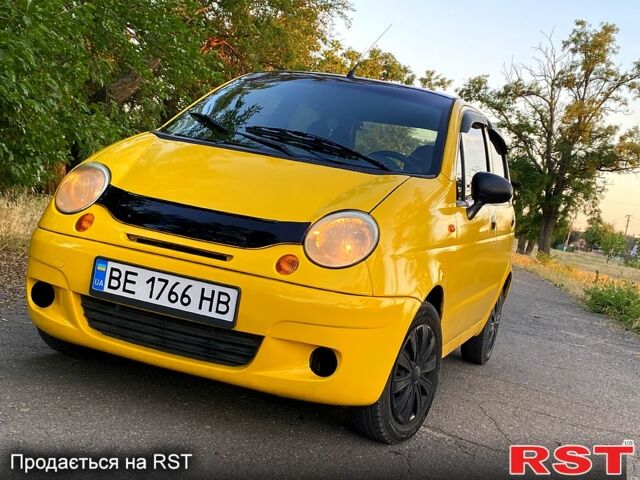 Желтый Дэу Матиз, объемом двигателя 0.8 л и пробегом 120 тыс. км за 1500 $, фото 1 на Automoto.ua