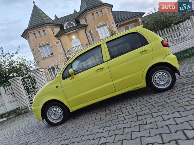 Желтый Дэу Матиз, объемом двигателя 0.8 л и пробегом 163 тыс. км за 2600 $, фото 1 на Automoto.ua