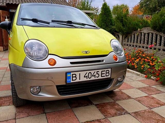 Желтый Дэу Матиз, объемом двигателя 0.8 л и пробегом 80 тыс. км за 2400 $, фото 1 на Automoto.ua
