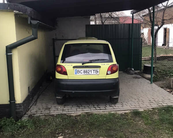 Желтый Дэу Матиз, объемом двигателя 0.8 л и пробегом 86 тыс. км за 2400 $, фото 1 на Automoto.ua