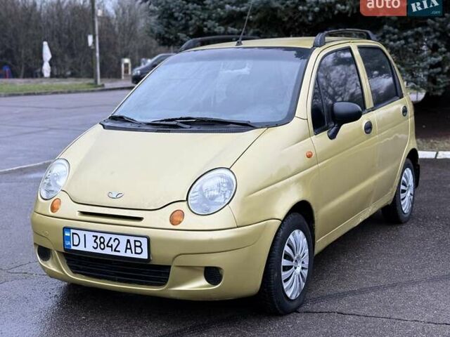 Желтый Дэу Матиз, объемом двигателя 0.8 л и пробегом 115 тыс. км за 1950 $, фото 1 на Automoto.ua