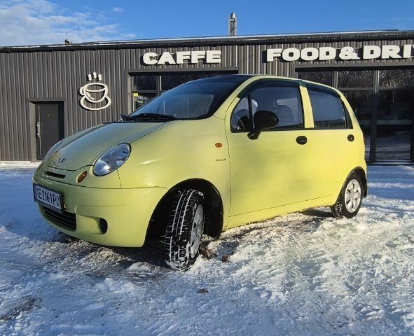 Желтый Дэу Матиз, объемом двигателя 0.8 л и пробегом 86 тыс. км за 2500 $, фото 1 на Automoto.ua