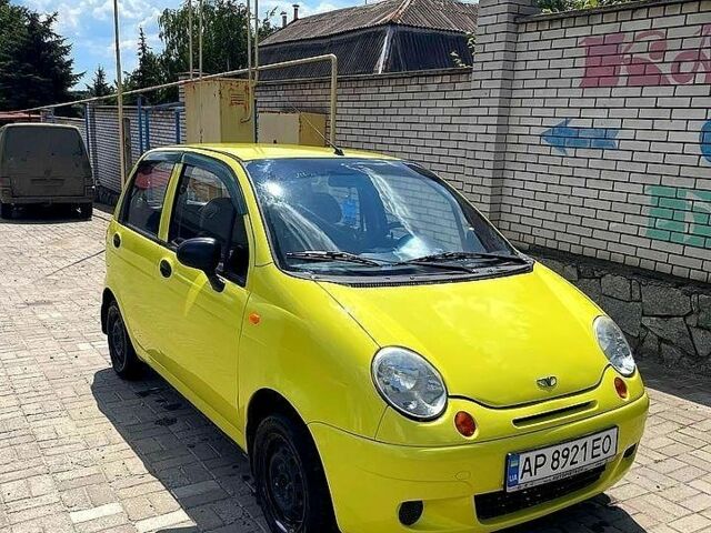 Жовтий Деу Матіз, об'ємом двигуна 0.8 л та пробігом 62 тис. км за 2000 $, фото 1 на Automoto.ua
