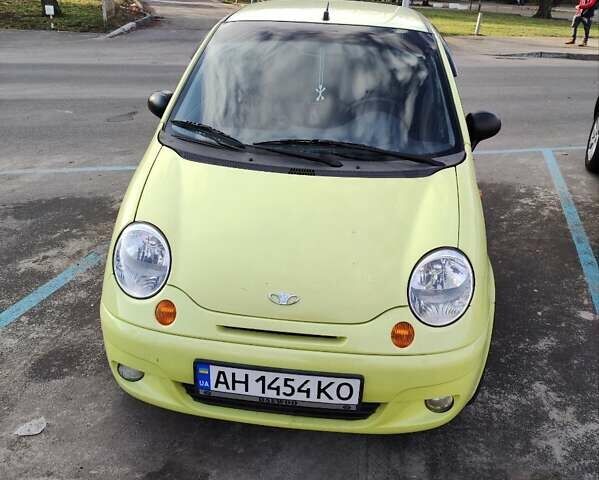 Желтый Дэу Матиз, объемом двигателя 0.8 л и пробегом 50 тыс. км за 2900 $, фото 1 на Automoto.ua