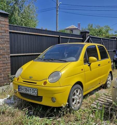 Желтый Дэу Матиз, объемом двигателя 0.8 л и пробегом 115 тыс. км за 2400 $, фото 1 на Automoto.ua