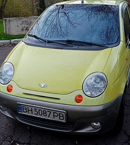 Желтый Дэу Матиз, объемом двигателя 1 л и пробегом 129 тыс. км за 2500 $, фото 1 на Automoto.ua