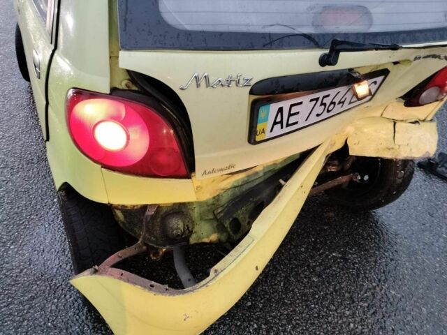 Желтый Дэу Матиз, объемом двигателя 8 л и пробегом 100 тыс. км за 1600 $, фото 1 на Automoto.ua