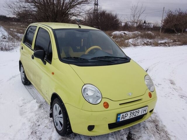 Желтый Дэу Матиз, объемом двигателя 0.8 л и пробегом 120 тыс. км за 2018 $, фото 1 на Automoto.ua