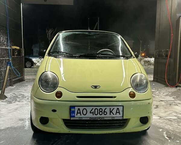 Желтый Дэу Матиз, объемом двигателя 0.8 л и пробегом 119 тыс. км за 2200 $, фото 1 на Automoto.ua