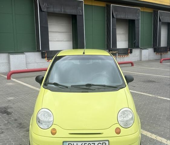 Желтый Дэу Матиз, объемом двигателя 0.8 л и пробегом 48 тыс. км за 2800 $, фото 1 на Automoto.ua