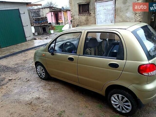 Желтый Дэу Матиз, объемом двигателя 0.8 л и пробегом 64 тыс. км за 3300 $, фото 1 на Automoto.ua