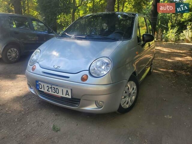 Серый Дэу Матиз, объемом двигателя 1 л и пробегом 180 тыс. км за 2300 $, фото 1 на Automoto.ua