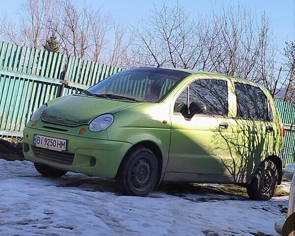 Зеленый Дэу Матиз, объемом двигателя 0.8 л и пробегом 200 тыс. км за 1550 $, фото 1 на Automoto.ua