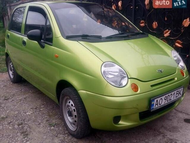 Деу Матіз 2013 у Хусте на Automoto.ua Зелений Деу Матіз, об'ємом двигуна 0.8 л та пробігом 67 тис. км за 2700 $, фото 1 на Automoto.ua