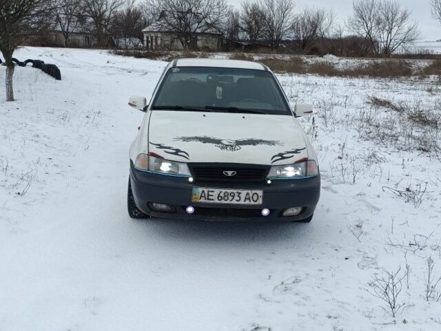 Белый Дэу Нексия, объемом двигателя 1.5 л и пробегом 304 тыс. км за 1187 $, фото 1 на Automoto.ua