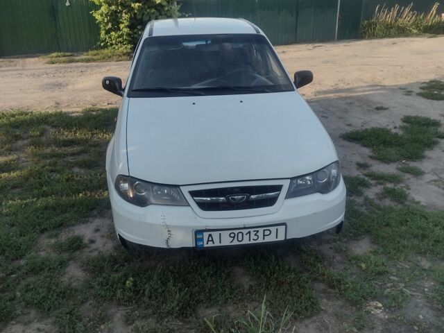 Белый Дэу Нексия, объемом двигателя 1.6 л и пробегом 88 тыс. км за 2000 $, фото 1 на Automoto.ua