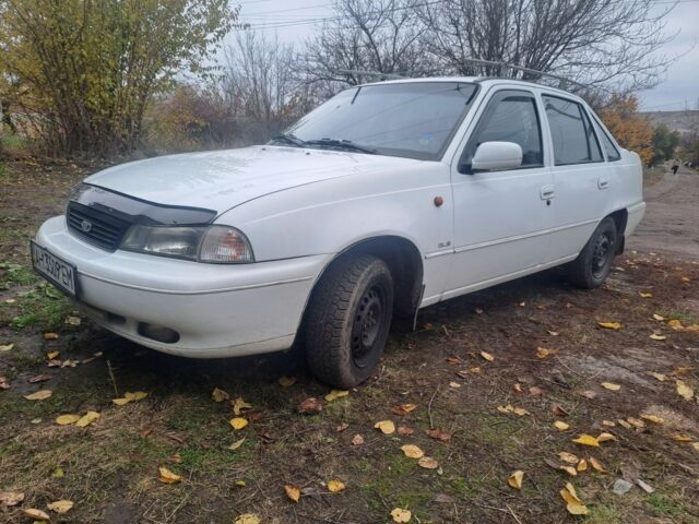 Деу Нексія 1995 у Краматорске на Automoto.ua Білий Деу Нексія, об'ємом двигуна 1.5 л та пробігом 220 тис. км за 1300 $, фото 1 на Automoto.ua