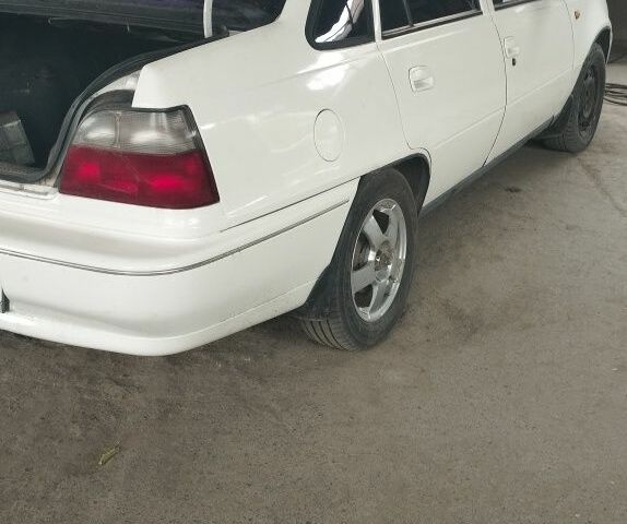 Білий Деу Нексія, об'ємом двигуна 1.5 л та пробігом 2 тис. км за 1990 $, фото 1 на Automoto.ua