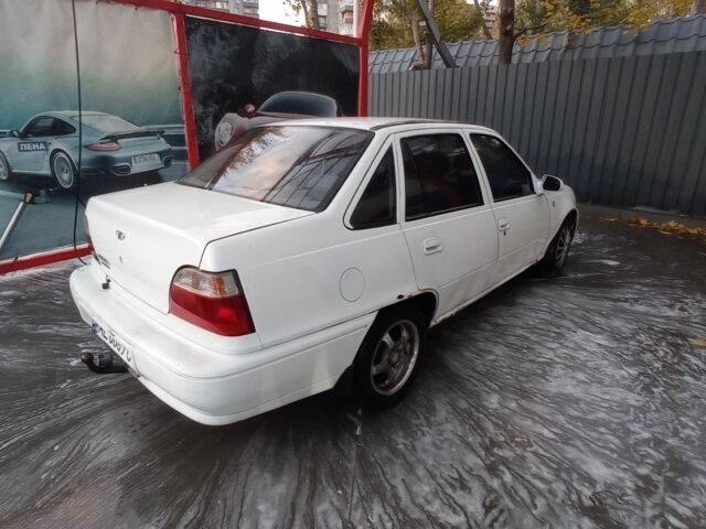 Деу Нексія 1996 у Дніпро (Дніпропетровську) на Automoto.ua Білий Деу Нексія, об'ємом двигуна 1.5 л та пробігом 300 тис. км за 699 $, фото 1 на Automoto.ua