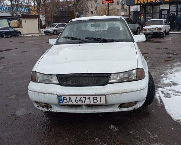 Белый Дэу Нексия, объемом двигателя 1.5 л и пробегом 280 тыс. км за 1800 $, фото 1 на Automoto.ua