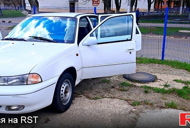 Білий Деу Нексія, об'ємом двигуна 1.5 л та пробігом 0 тис. км за 2000 $, фото 1 на Automoto.ua