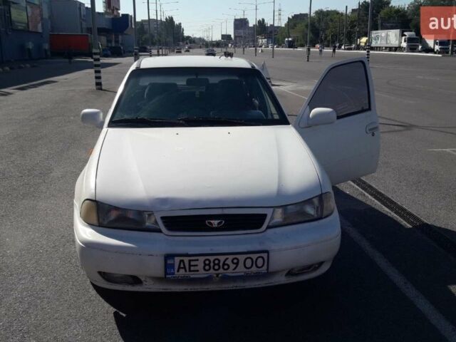 Білий Деу Нексія, об'ємом двигуна 1.6 л та пробігом 350 тис. км за 1300 $, фото 1 на Automoto.ua