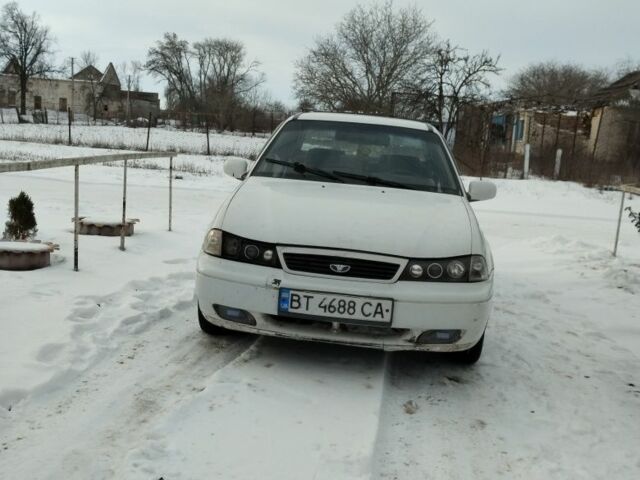 Белый Дэу Нексия, объемом двигателя 1.5 л и пробегом 260 тыс. км за 1000 $, фото 1 на Automoto.ua