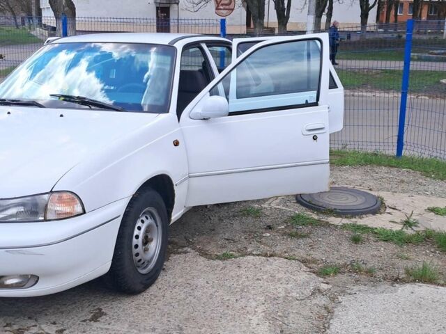 Білий Деу Нексія, об'ємом двигуна 1.5 л та пробігом 300 тис. км за 1800 $, фото 1 на Automoto.ua