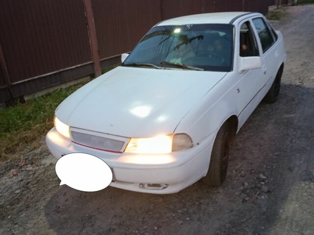 Белый Дэу Нексия, объемом двигателя 1.5 л и пробегом 500 тыс. км за 761 $, фото 1 на Automoto.ua