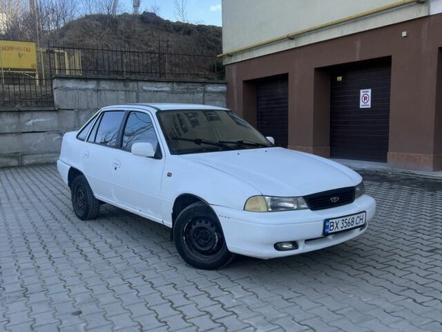 Белый Дэу Нексия, объемом двигателя 1.5 л и пробегом 212 тыс. км за 999 $, фото 1 на Automoto.ua