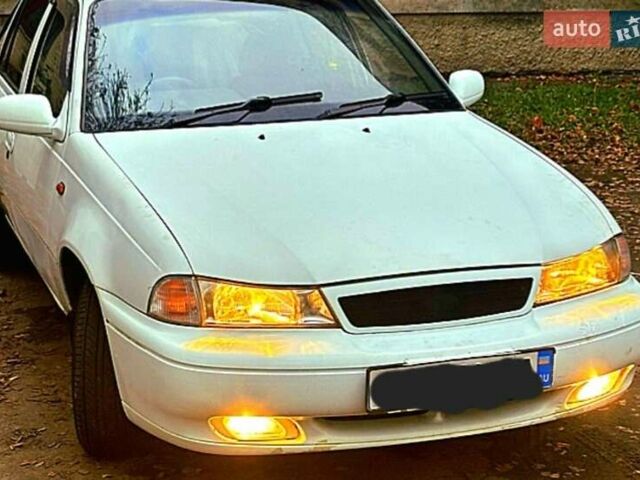 Белый Дэу Нексия, объемом двигателя 1.5 л и пробегом 65 тыс. км за 1500 $, фото 1 на Automoto.ua