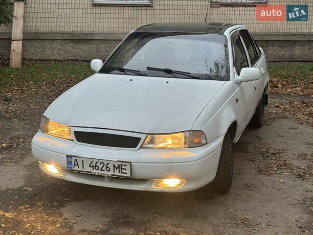 Белый Дэу Нексия, объемом двигателя 1.5 л и пробегом 249 тыс. км за 1600 $, фото 1 на Automoto.ua