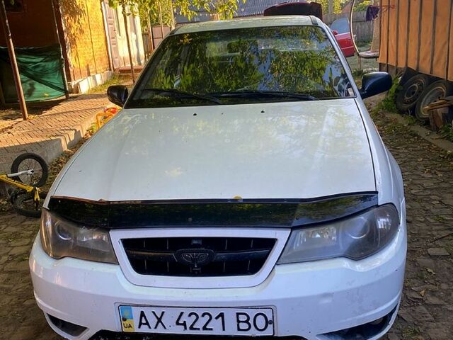 Білий Деу Нексія, об'ємом двигуна 1.6 л та пробігом 400 тис. км за 1190 $, фото 1 на Automoto.ua