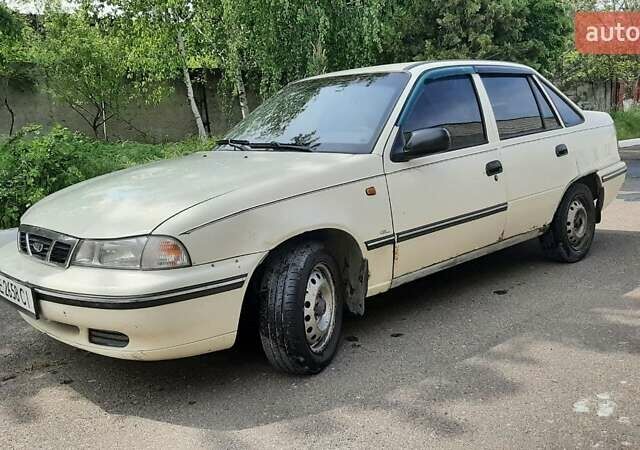 Белый Дэу Нексия, объемом двигателя 1.5 л и пробегом 281 тыс. км за 1400 $, фото 1 на Automoto.ua