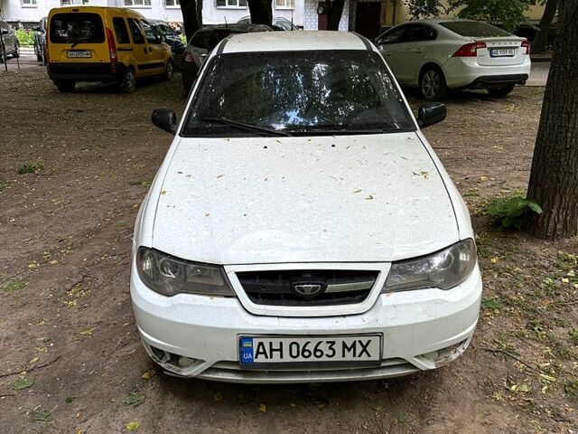 Белый Дэу Нексия, объемом двигателя 1.5 л и пробегом 185 тыс. км за 1500 $, фото 1 на Automoto.ua