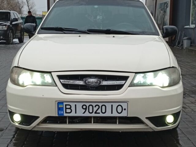 Белый Дэу Нексия, объемом двигателя 1.5 л и пробегом 111 тыс. км за 2200 $, фото 1 на Automoto.ua