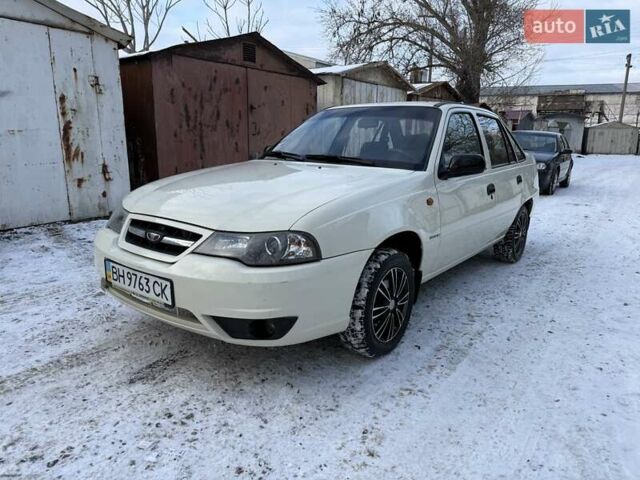 Белый Дэу Нексия, объемом двигателя 1.5 л и пробегом 67 тыс. км за 2999 $, фото 1 на Automoto.ua