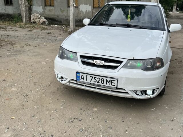 Белый Дэу Нексия, объемом двигателя 1.5 л и пробегом 190 тыс. км за 1121 $, фото 1 на Automoto.ua